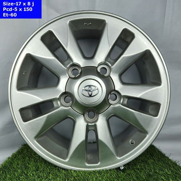 17 Inch 5 Hole V8