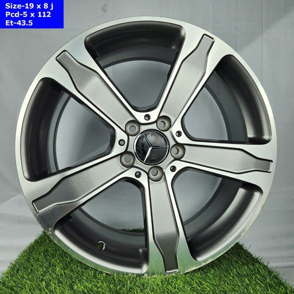 19 Inch 5 Hole Mercedes