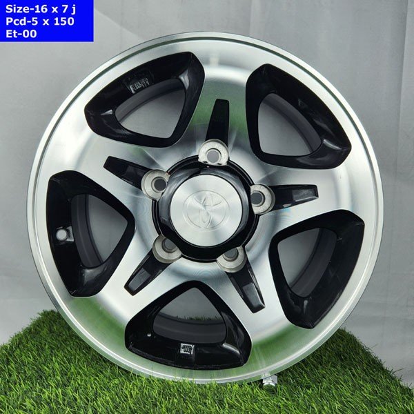 16 Inch 5 Hole V8